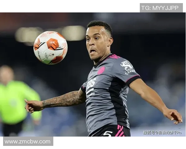 法国足球蓝眼睛球星是谁 揭秘这位引人注目的球场传奇