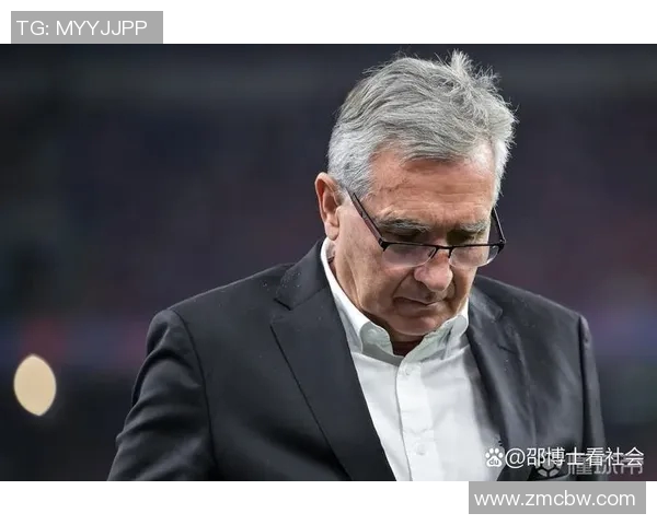 退役球星转型足球教练探索成功与挑战的深度剖析